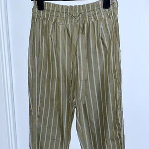 Zara cropped ankle length slacks.